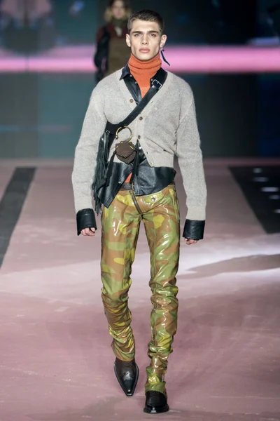 Look 57
